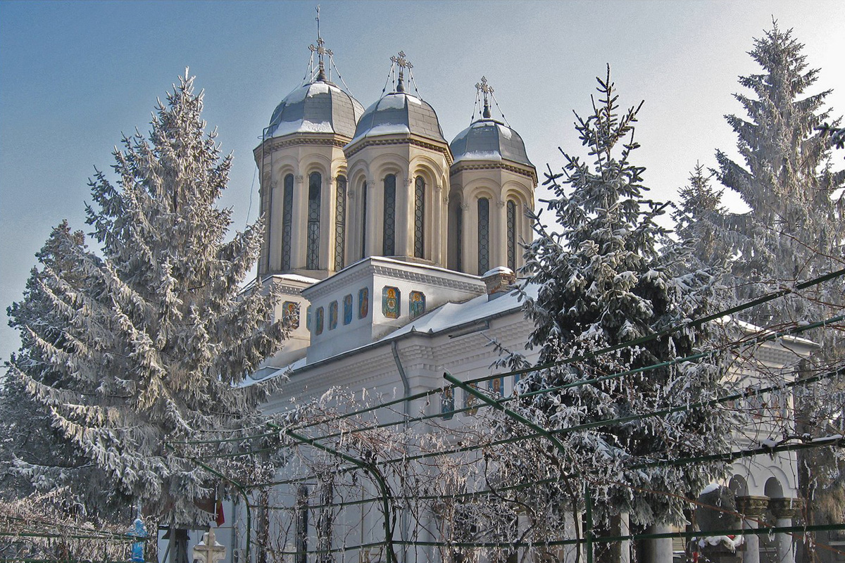 Biserica Adormirea Maicii Domnului 
