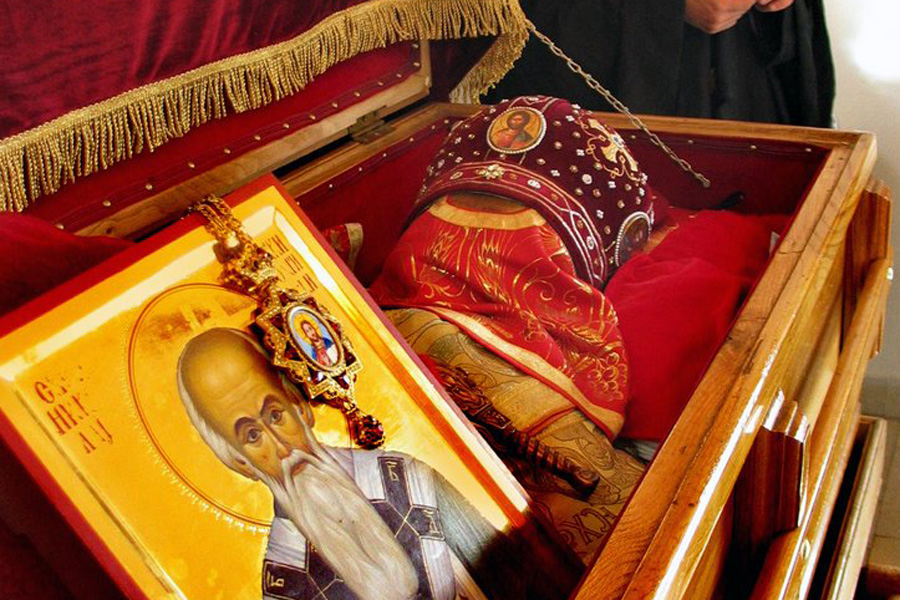 МОШТИ СВЕТИТЕЉА НИКОЛАЈА