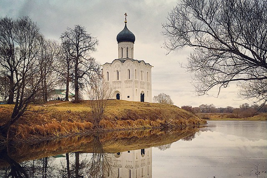 Осень. Храм Покрова на Нерли.